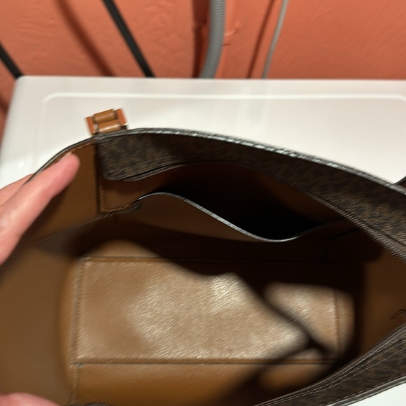 Michael Kors Kimberly  large brown acorn signature logo tote. Mint condition. - Picture 6 of 9